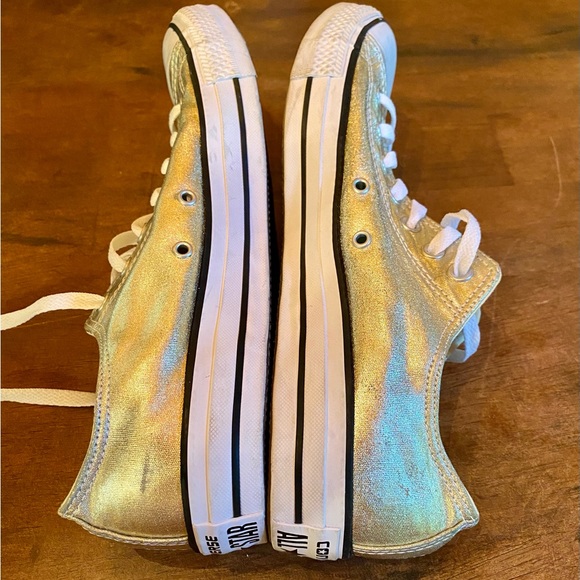 ⭐️CONVERSE METALLIC GOLD CTAS OX LOW TOP SNEAKER⭐️ - Picture 2 of 10